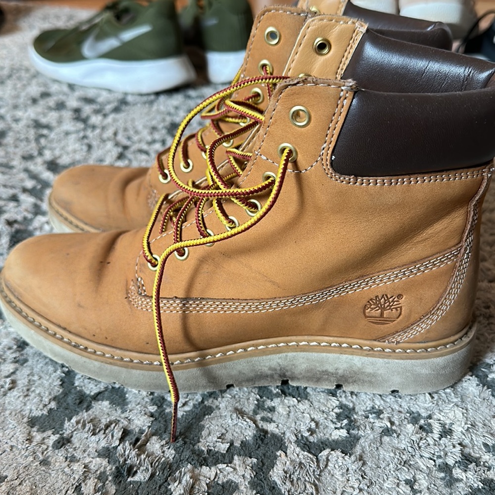 Timberland Boots - Picture 2 of 4